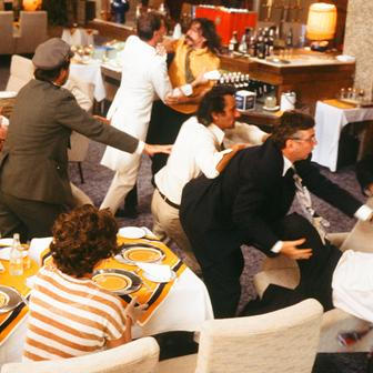 Z komedie Věry Chytilové Dědictví aneb Kurvahošigutntág.