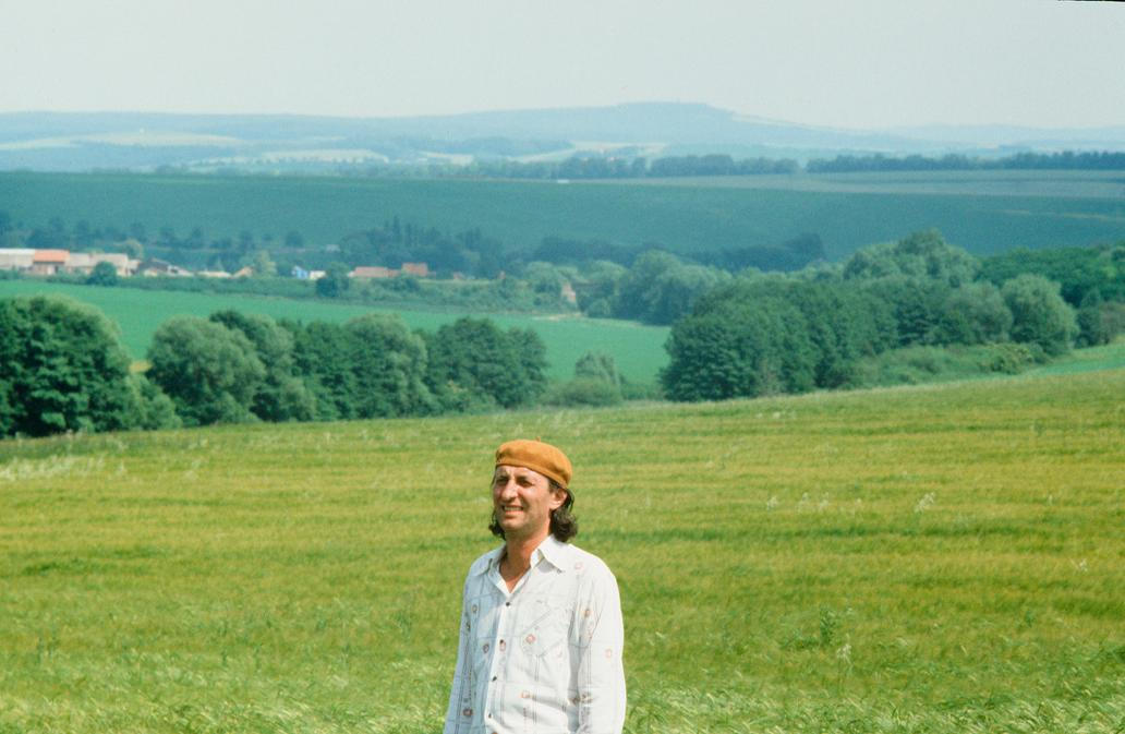 Bolek Polívka jako Bohuš v komedii Věry Chytilové Dědictví aneb Kurvahošigutntág.