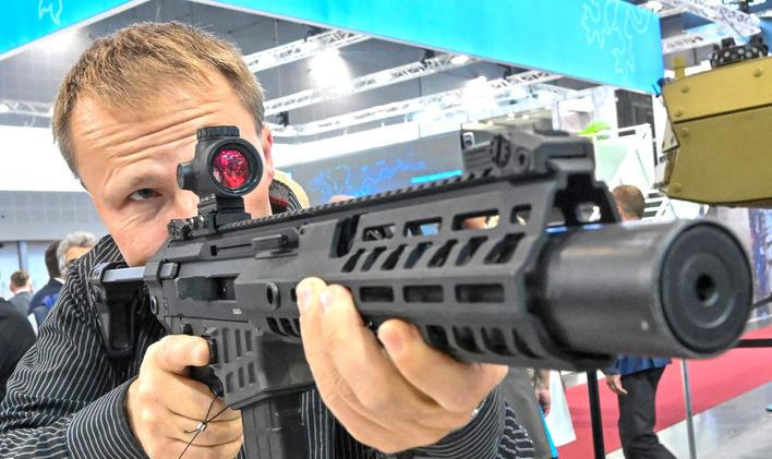 útoční puška CZ BREN 3, Mezinárodní veletrh obranné a bezpečnostní techniky IDET