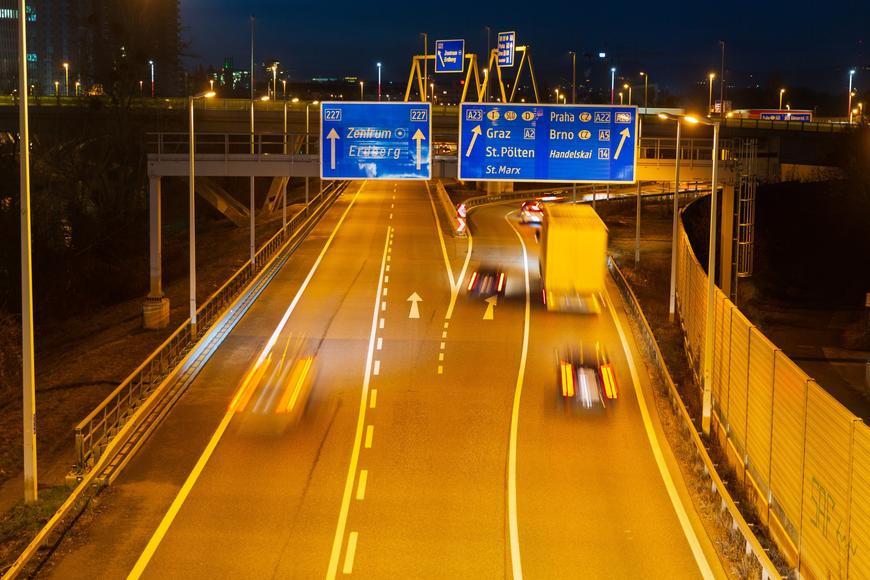 V Rakousku teď pozor. Pokuta za jízdu bez známky je tam od Nového roku drastická