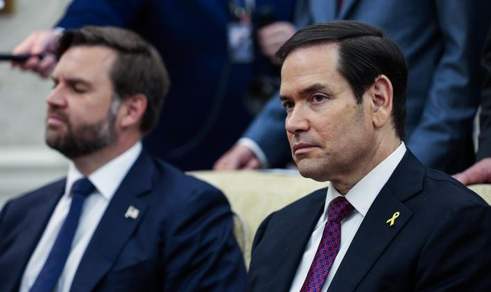 Trump Meets PM Carney of Canada in the Oval Office