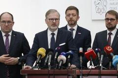 Expremiér Petr Fiala s dalšími opozičními lídry, kteří neuspěli ve snaze odvolat šéfa sněmovny Tomio Okamuru