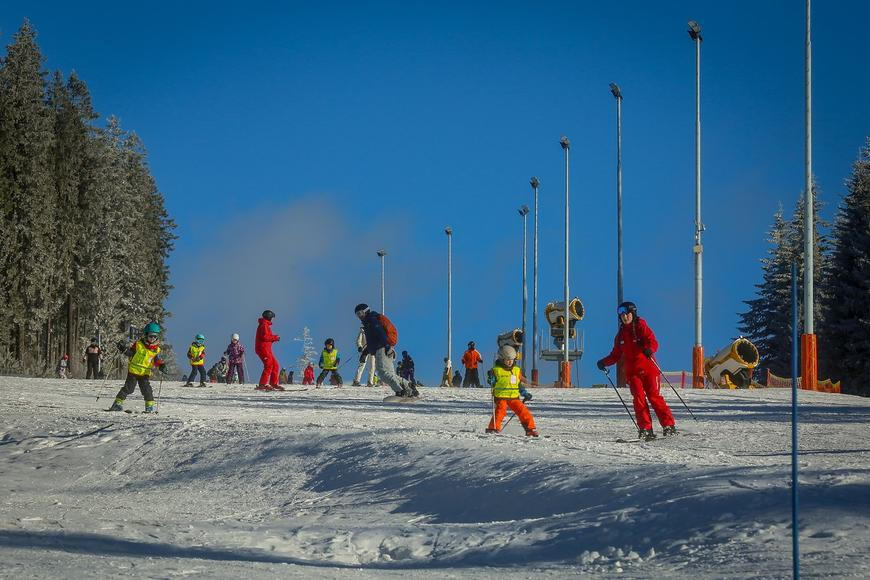 Kam na pohodovou lyžovačku? Na sjezdovky u přehrady, pod Pradědem nebo pod Myšákem
