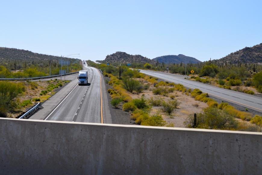 "Konec rychlostních limitů by zachránilo životy." Druhá země po Německu chce zrušit omezení na dálnici