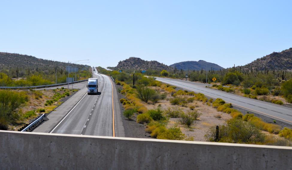 Dálnice u Casa Grande v Arizoně