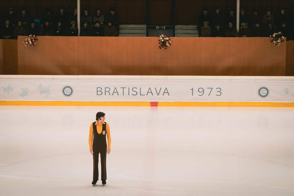 Adam Kubala jako Ondrej Nepela ve filmu Šampión režiséra Jakuba Červenky.