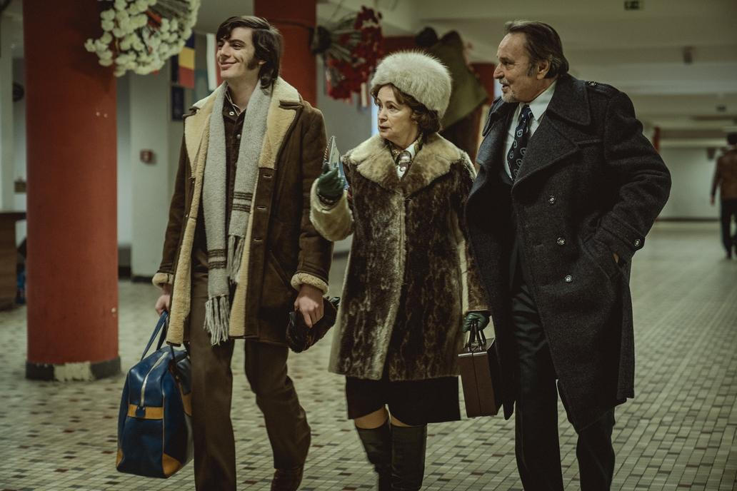 Adam Kubala, Jana Nagyová a Jozef Vajda ve snímku Šampión.