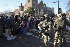 Bouře po smrti matky tří dětí. Trumpovi agenti čelí soudu i hněvu ulic