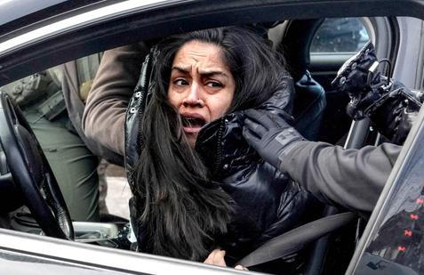 Bouře po smrti matky tří dětí. Trumpovi agenti čelí soudu i hněvu ulic