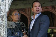 Mads Mikkelsen a Nikolaj Lie Kaas jako bratři ve filmu Poslední viking.