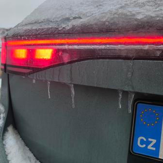 Některé náhradní díly nejsou právě levné. Hodně stojí třeba osvětlení.