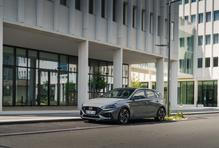 Korejec z Nošovic přiváží nové motory pod kapotou.