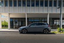 Jde o litrový tříválec s manuální převodovkou, nebo přeplňovaný čtyřválec s dvouspojkovým automatem.