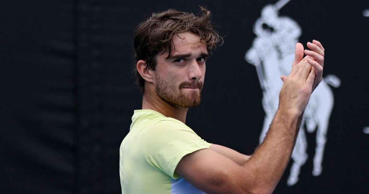 Hořký konec v prvním zápase. Macháč kvůli bolesti vzdal