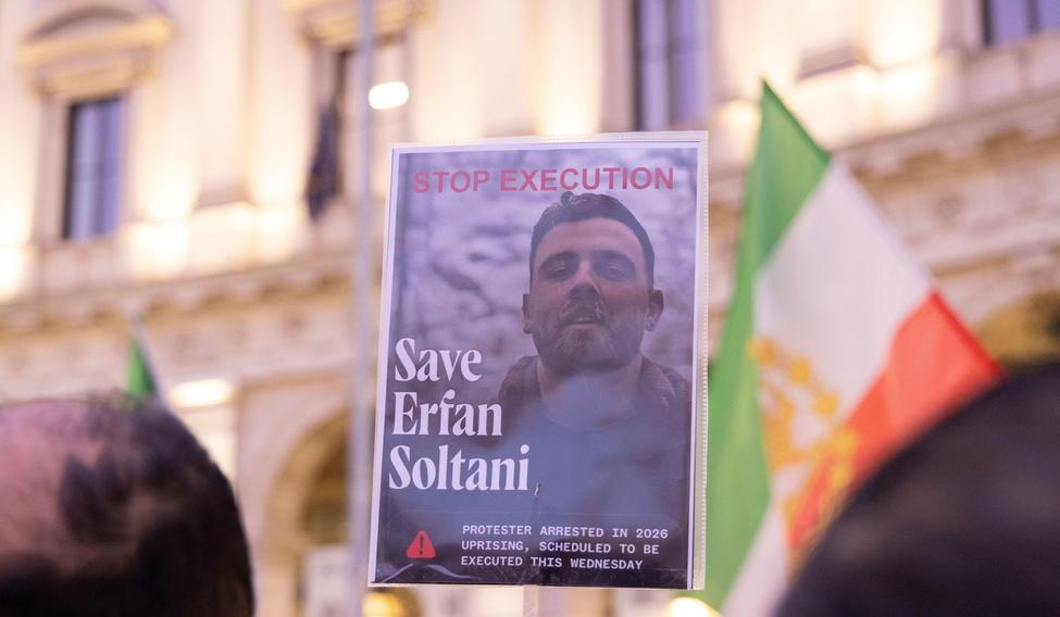 Rome, Italy. 13th Jan, 2026. A sit-in in Piazza della Repubblica in Rome was organized by the Italy-Iran Association in solidarity with the Iranian people's protests against the Ayatollah regime. Credit: Independent Photo Agency/Alamy Live News