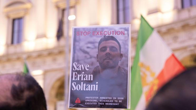 Rome, Italy. 13th Jan, 2026. A sit-in in Piazza della Repubblica in Rome was organized by the Italy-Iran Association in solidarity with the Iranian people's protests against the Ayatollah regime. Credit: Independent Photo Agency/Alamy Live News