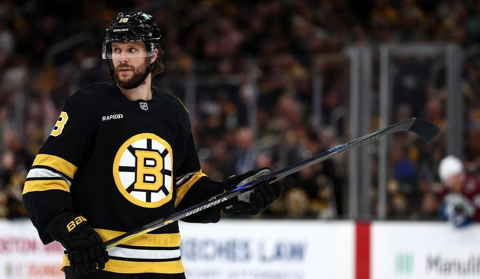 Pavel Zacha v dresu Bostonu