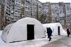 Když se město ponoří do tmy: život bez elektřiny v srdci války