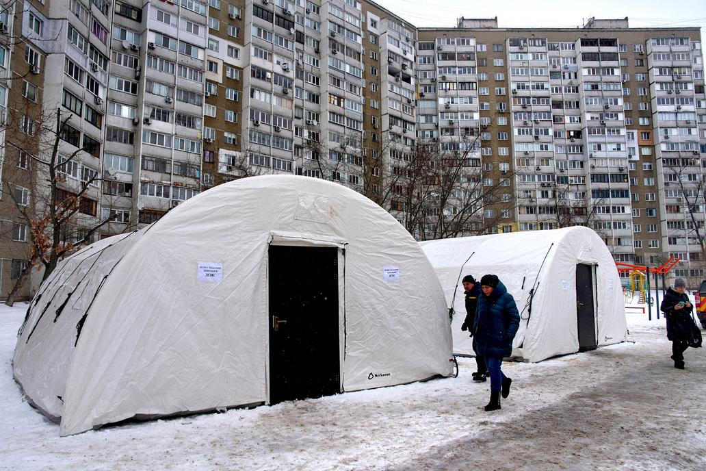 Když se město ponoří do tmy: život bez elektřiny v srdci války