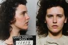 Policejní snímek Elizabeth Short ze Santa Barbary (23. 9. 1943). Otisky z tohoto zatčení umožnily v roce 1947 identifikaci jejího těla za 56 minut.