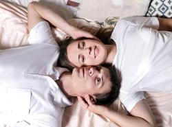 Klidná chvíle ve vztahu může mít pro každého jiný význam. Studie ukazuje, že ženy a muži prožívají uvolnění, blízkost a partnerskou spokojenost odlišně.