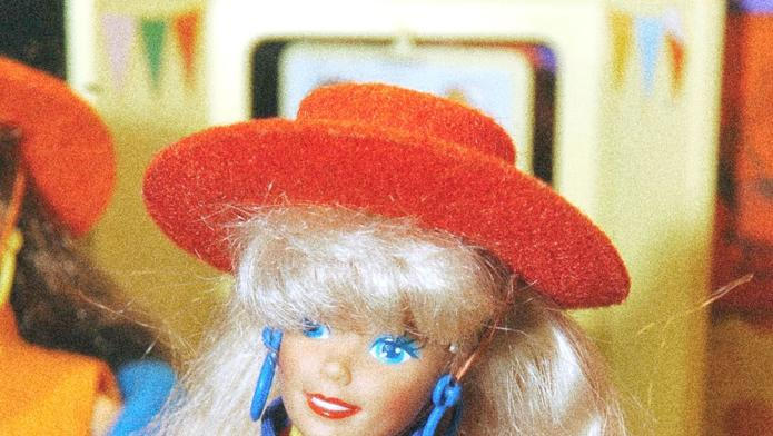 Foto: Vytoužená barbie i walkman. Jak vypadaly ikonické vánoční dárky z devadesátek