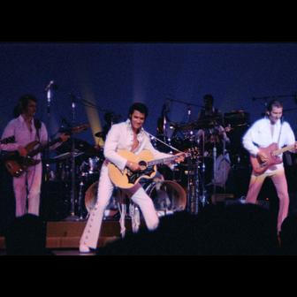Z filmu EPiC: Elvis Presley in Concert.