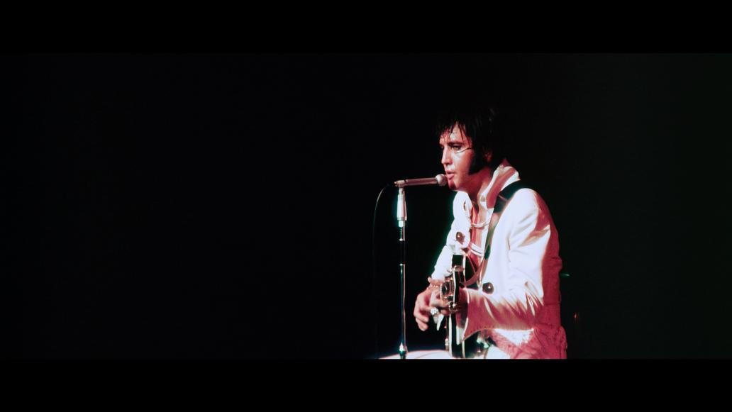 Z filmu EPiC: Elvis Presley in Concert.