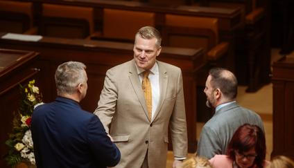 Schůze Sněmovny a vyslovení důvěry vládě, Filip Turek