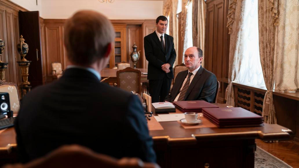 Z filmu Čaroděj z Kremlu.