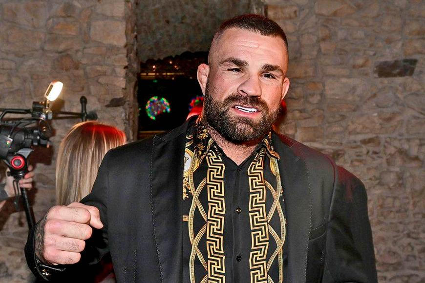 Vémolova svoboda je na spadnutí. Roli může sehrát „král Pařížské“ a mocný lobbista