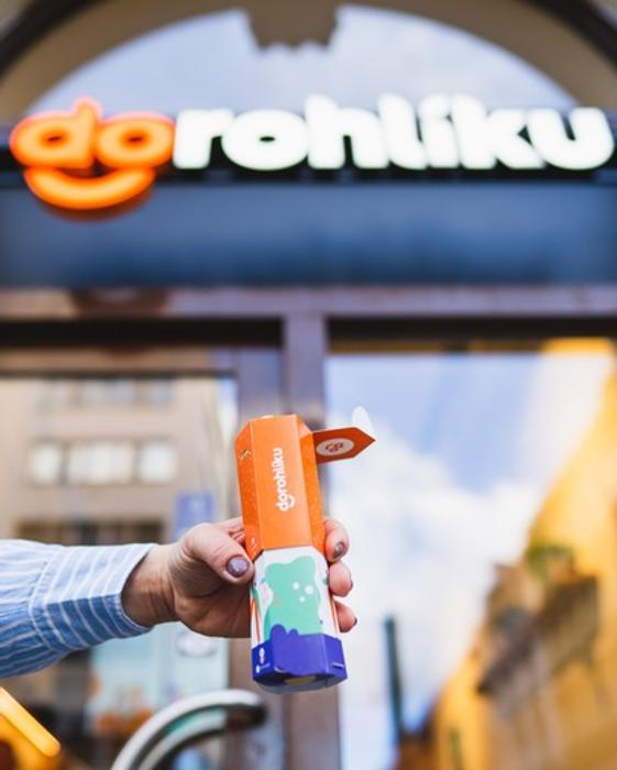 „Nejprodávanější je teď kuře na paprice a divočák. Skvěle ale chutná i vegetariánská verze,“ zaznívá od obsluhy. 