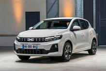 9. Dacia Sandero – 1469 kusů, 62,6 % z celkových 2346 prodaných aut