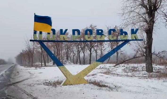 „Jsme opuštění lidé, o které se nikdo nestará.“ Ukrajinské město Pokrovsk se chystá na obléhání Rusy