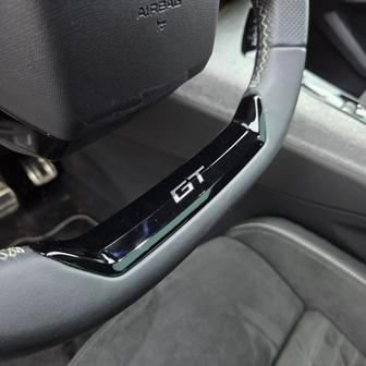 Testovaný Peugeot e-5008 byl v nejvyšší výbavě GT.