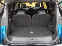 V sedmimístném uspořádání se do kufru 5008 vejde 201 litrů.