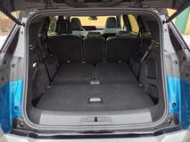 Po sklopení třetí řady sedadel stoupne objem na 690 litrů.