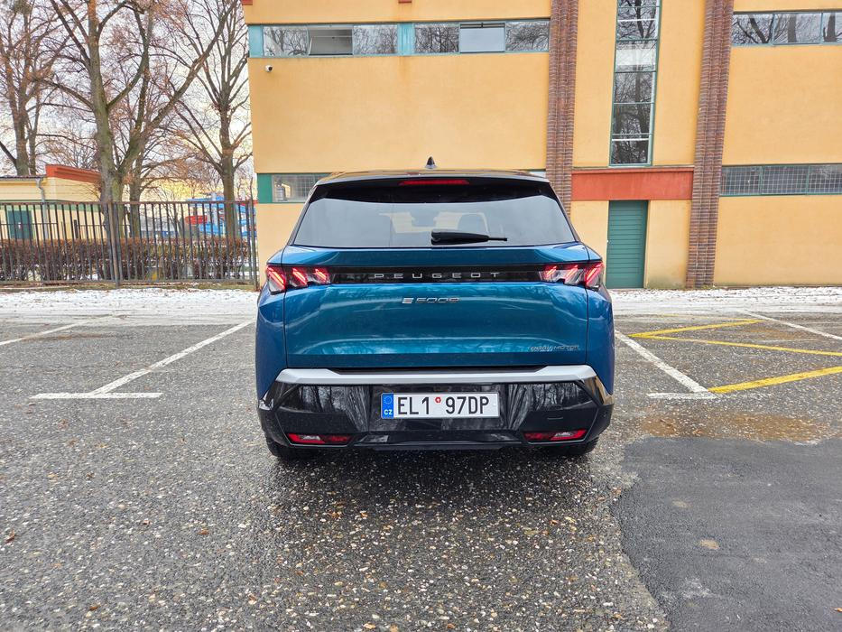 Cena vozu začíná na 1 625 000 korunách, ačkoliv jde o plně vybavené SUV.