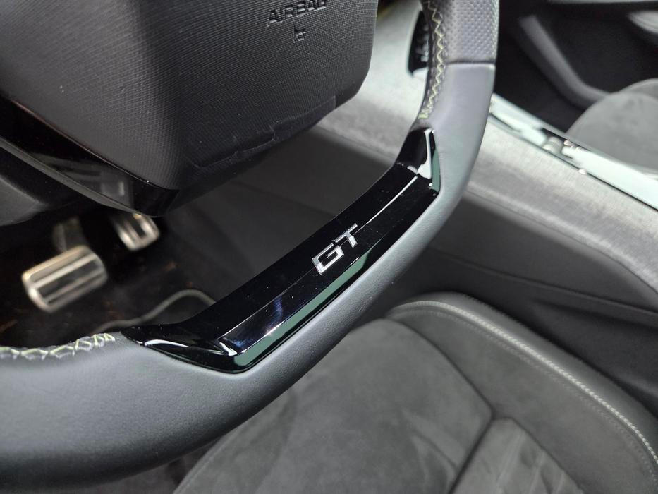 Testovaný Peugeot e-5008 byl v nejvyšší výbavě GT.