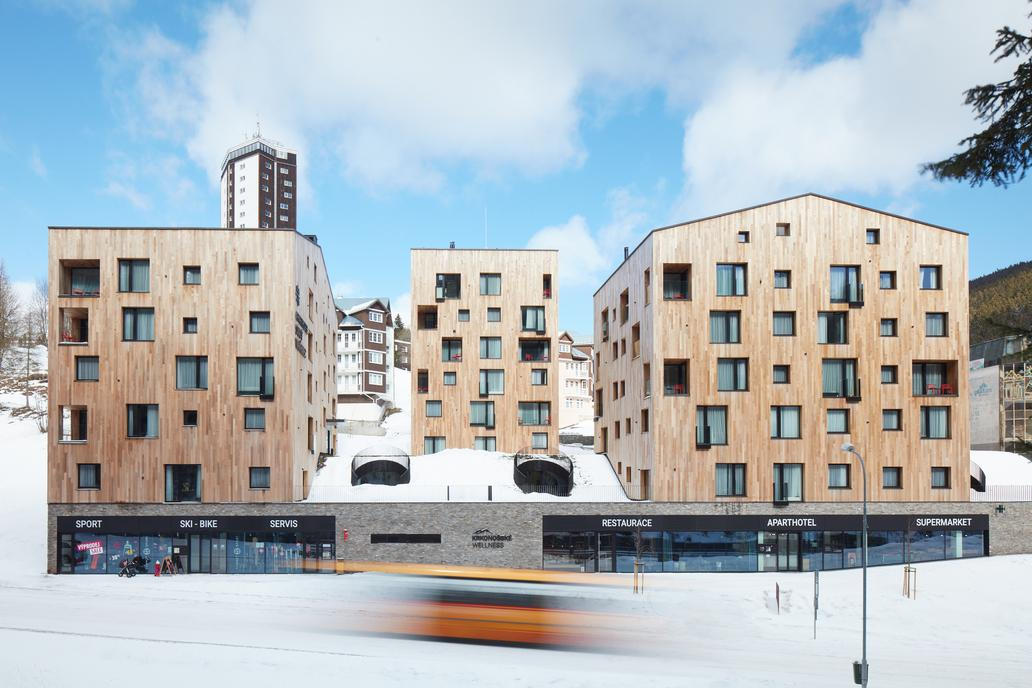 ... Současně jejich koncept potvrzuje, že model servisovaných apartmánů na vysoké úrovni má v České republice své pevné a zasloužené místo," dodává.