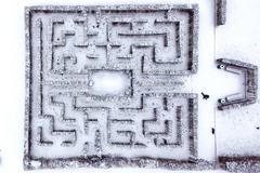 Škoda tyhle fotky minout: bicí & politika, cigareta jako symbol i labyrinty