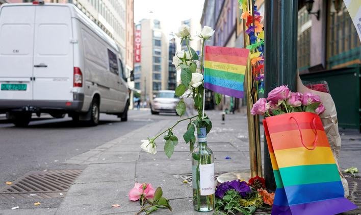 Připomínka střelby v Oslu.