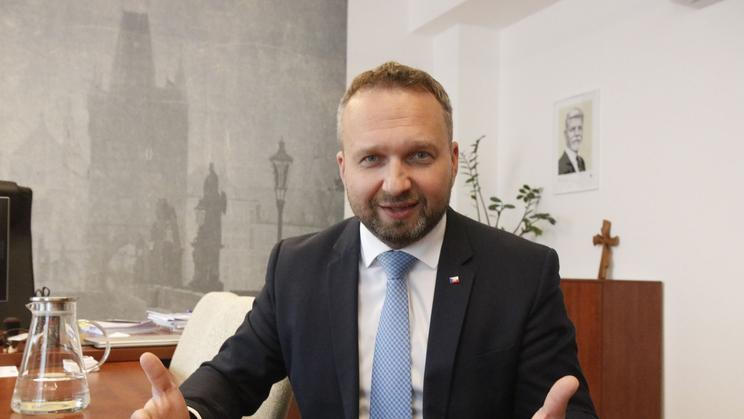Ministr Marian Jurečka chce, aby strany končící vládní koalice spolupracovaly při senátních volbách v roce 2026 s cílem čelit hnutí ANO.