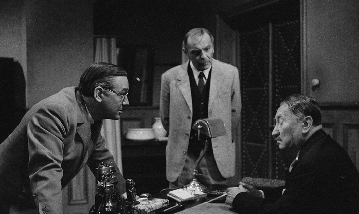 Josef Vinklář, Josef Bláha a Jaroslav Marvan v seriálu Hříšní lidé města pražského.