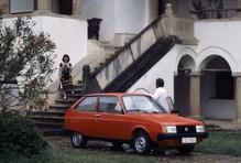 Námluvy mezi oběma stranami začaly už v roce 1975, důvodem byla snaha Nicolae Ceausesca udělat z Rumunska automobilovou velmoc po úspěchu s výrobou Dacie.