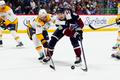 Martin Nečas v NHL v zápase Colorada proti Nashvillu