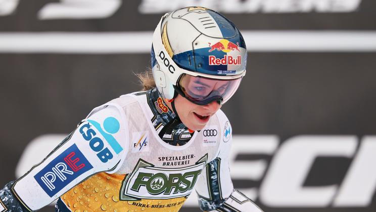 Ester Ledecká po sjezdu v Tarvisiu 2026