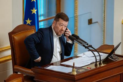 Schůze Sněmovny a vyslovení důvěry vládě, Tomio Okamura