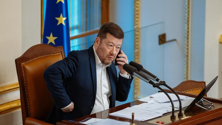 Schůze Sněmovny a vyslovení důvěry vládě, Tomio Okamura