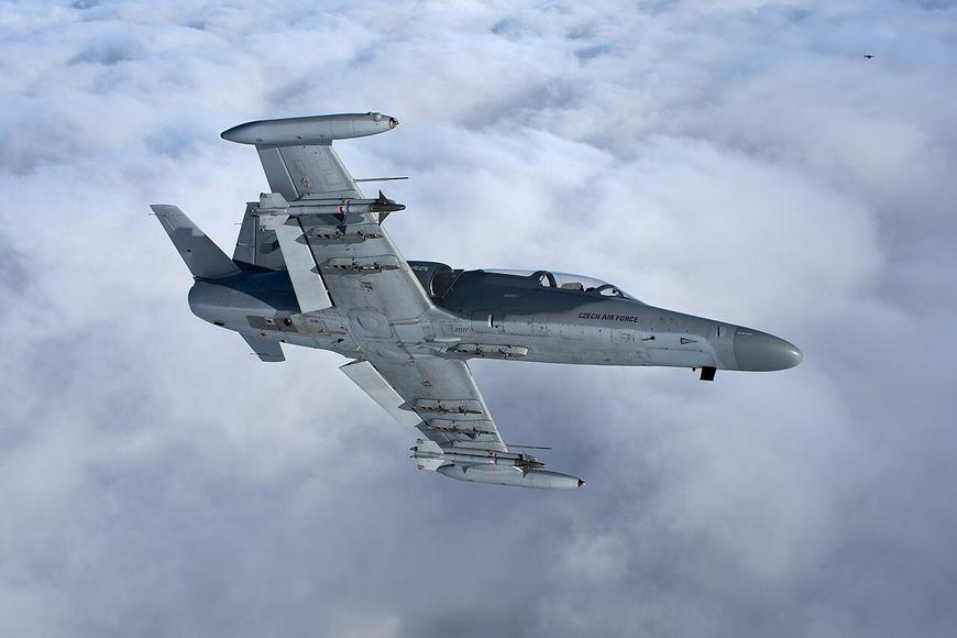 Prezident Pavel slíbil Ukrajině "velmi efektivní" stíhačky. Víme, jaké